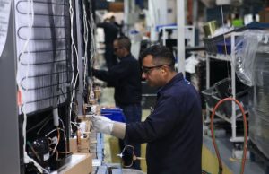 Empresas deberán generar su propia energía en 18 meses