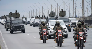 Militares se despliegan en Durán horas antes del inicio del toque de queda