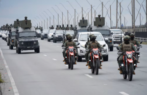 Militares se despliegan en Durán horas antes del inicio del toque de queda