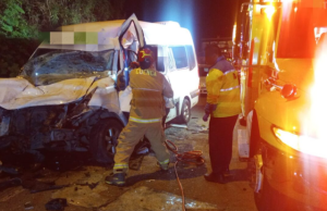 Siniestro de tránsito en la vía Cuenca–Molleturo deja dos fallecidos y seis heridos