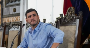 Hoy vence el plazo legal para la licencia de Aquiles Alvarez