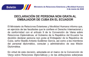 Ecuador declara persona “non grata” al embajador de Cuba y da 48 horas para que la misión abandone el país