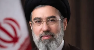 Mojtaba Jameneí, hijo del fallecido ayatolá Ali Jameneí, es el nuevo líder supremo de Irán