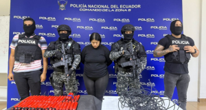 Detienen a una mujer con explosivos en un centro comercial del norte de Guayaquil