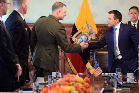 Noboa recibe en Carondelet a altas autoridades del Comando Sur de EE.UU.