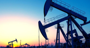 El petróleo roza los 120 dólares por guerra en Irán