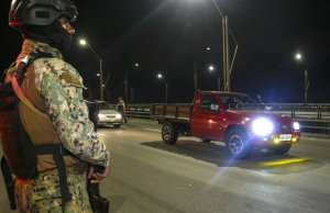 Reimberg descarta extensión del toque de queda, pero asegura que operativos contra economías criminales continuarán