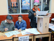 Elecciones generales en Perú: amplían jornada de votación hasta este lunes por fallas en distribución de material
