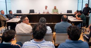 Transportistas levantan medida en Quito y retomarán servicio normal tras acuerdo con el Municipio