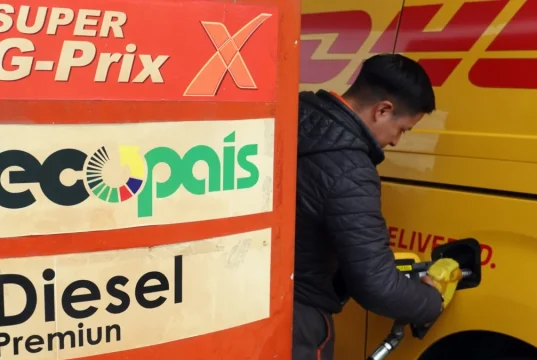 Ejecutivo pide revisar contratos de transporte ante alza del diésel